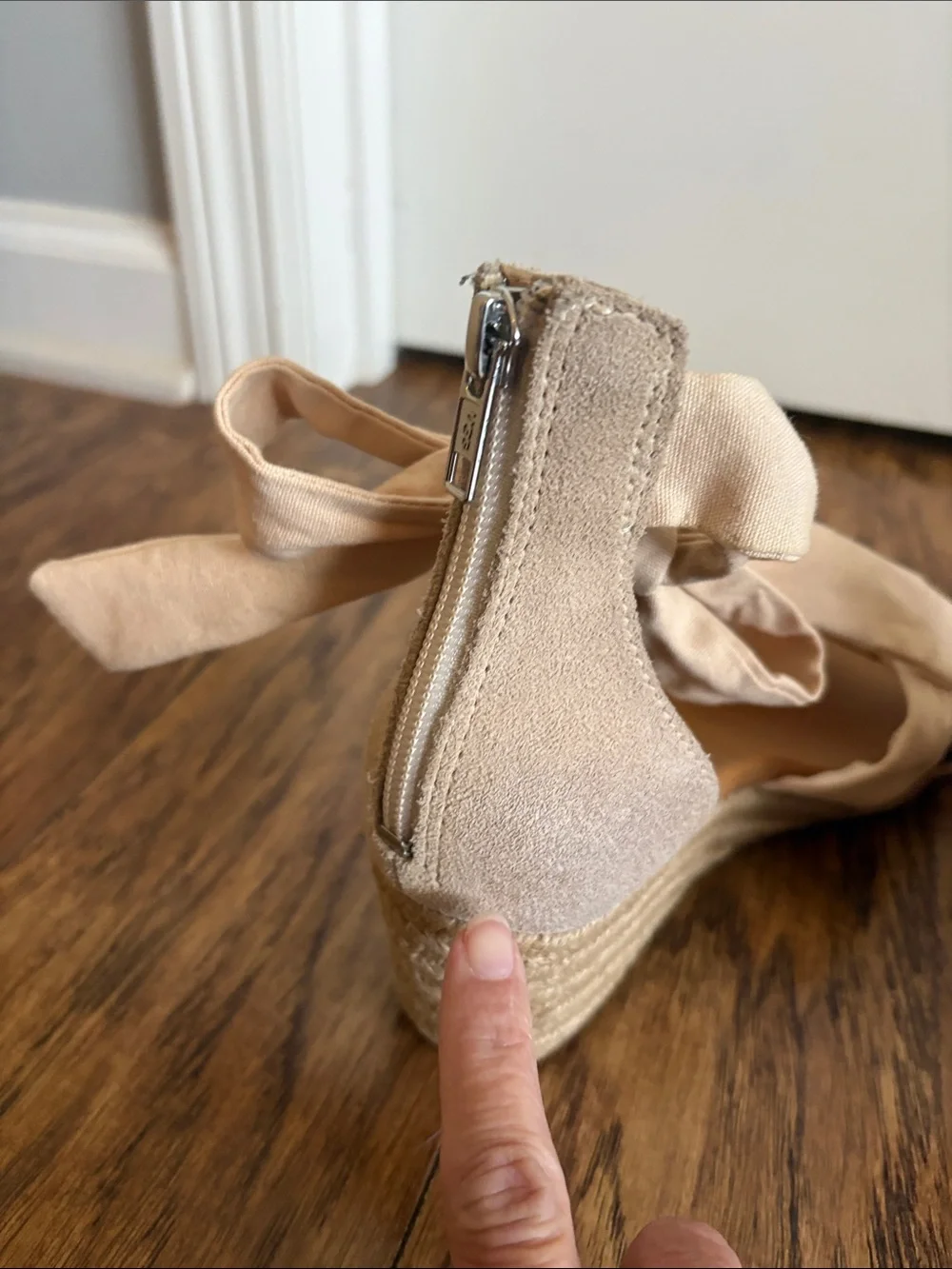 UGG Yarrow-style Beige Knot-Front Espadrille Wedge Sandals